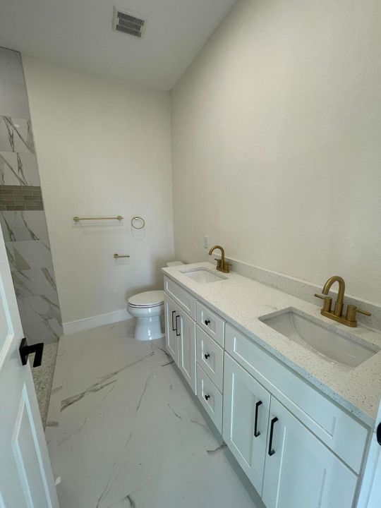 待售: $310,000 (3 贝兹, 2 浴室, 2055 平方英尺)