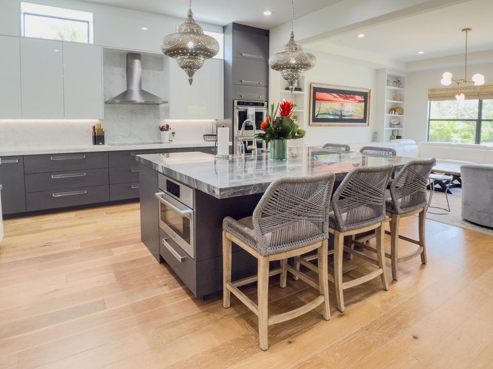 For Sale: $4,399,000 (6 beds, 5 baths, 5226 Square Feet)