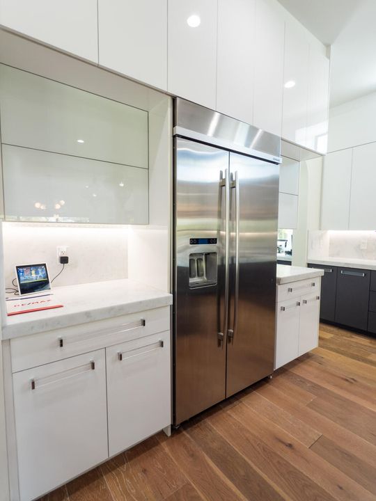 For Sale: $4,399,000 (6 beds, 5 baths, 5226 Square Feet)