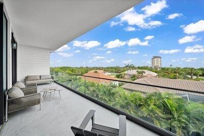 For Sale: $779,000 (3 beds, 3 baths, 1921 Square Feet)