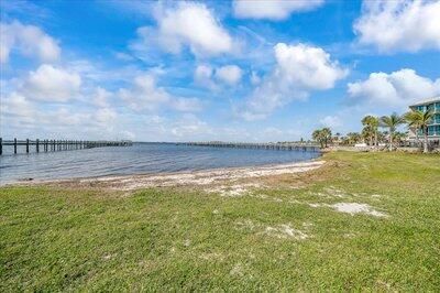 For Sale: $779,000 (3 beds, 3 baths, 1921 Square Feet)