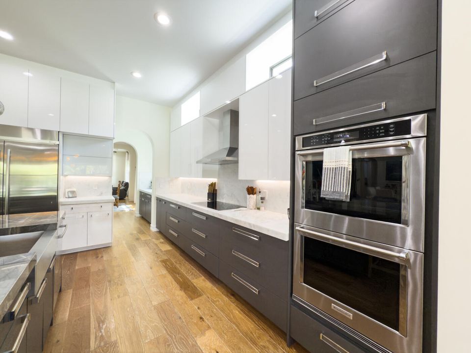 For Sale: $4,399,000 (6 beds, 5 baths, 5226 Square Feet)