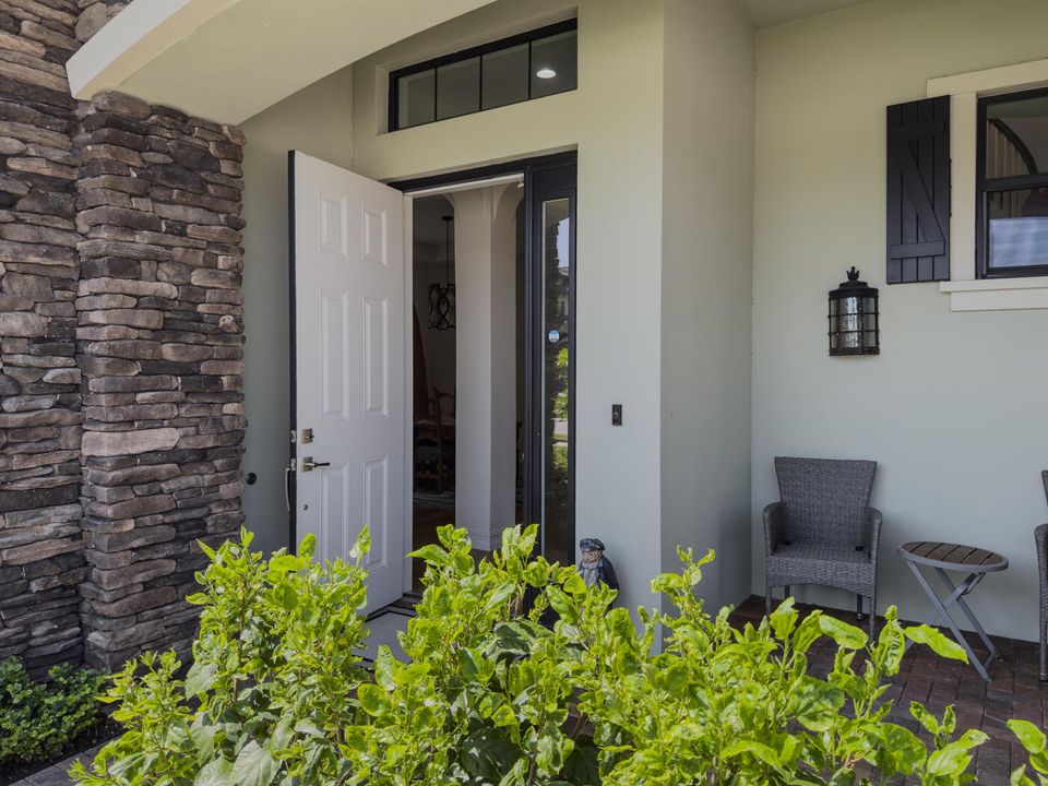 For Sale: $4,399,000 (6 beds, 5 baths, 5226 Square Feet)