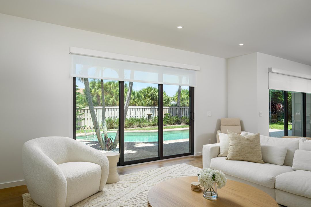 Под контрактом: $2,200,000 (4 спален, 3 ванн, 3172 Квадратных фут)