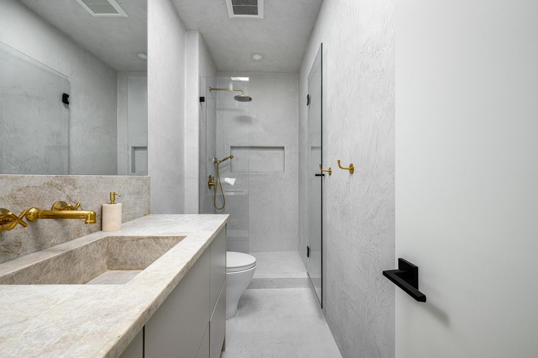 Под контрактом: $2,200,000 (4 спален, 3 ванн, 3172 Квадратных фут)