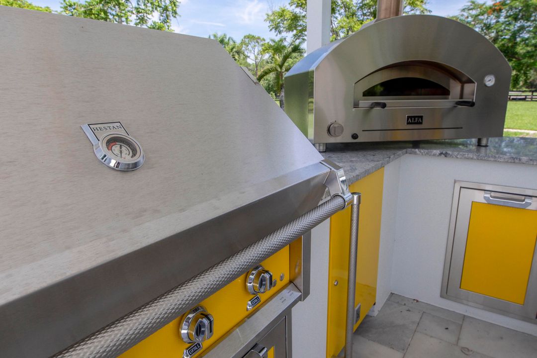 En Venta: $4,250,000 (6 camas, 6 baños, 5560 Pies cuadrados)