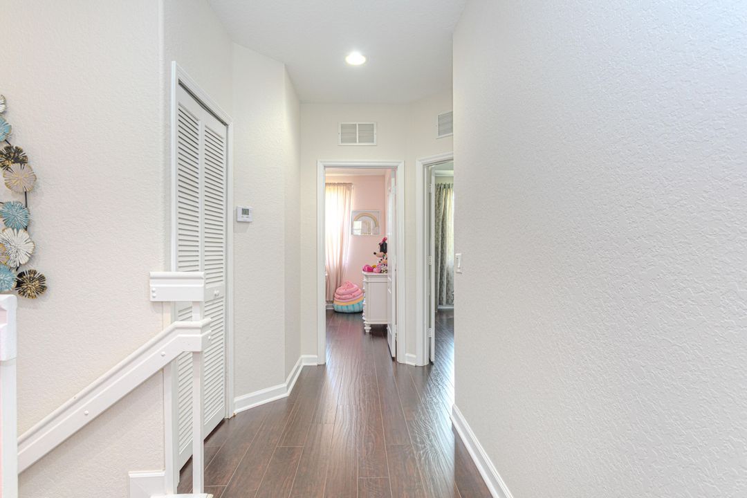 合同活跃: $3,600 (4 贝兹, 2 浴室, 1826 平方英尺)