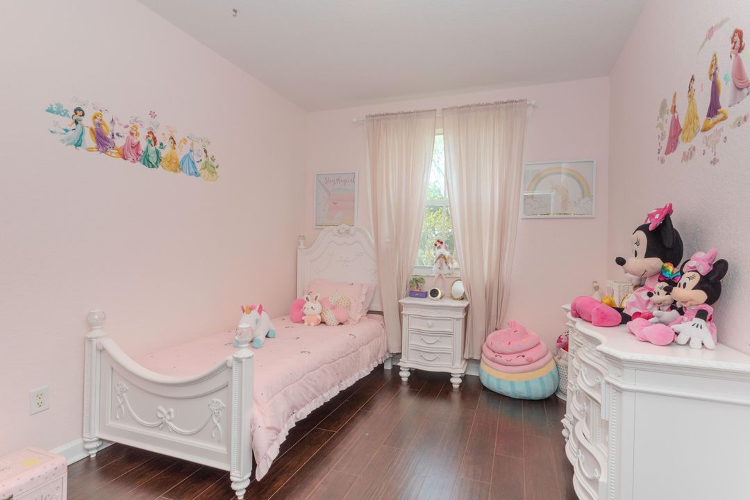 合同活跃: $3,600 (4 贝兹, 2 浴室, 1826 平方英尺)