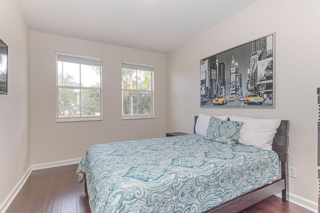 合同活跃: $3,600 (4 贝兹, 2 浴室, 1826 平方英尺)