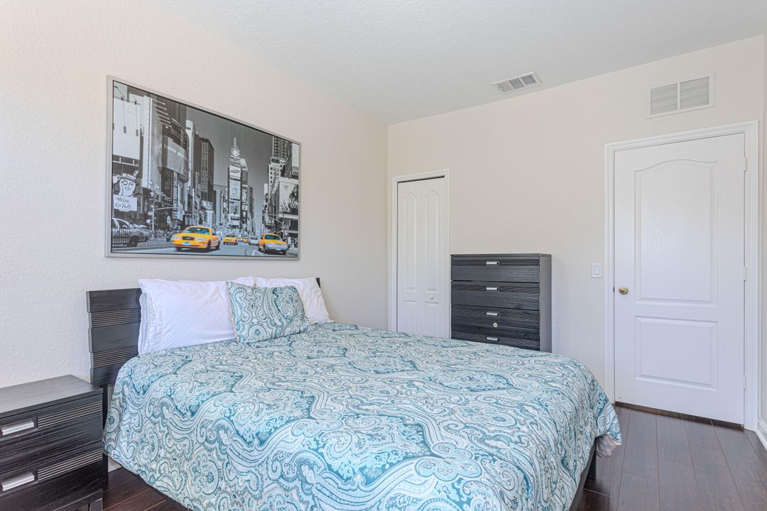 合同活跃: $3,600 (4 贝兹, 2 浴室, 1826 平方英尺)