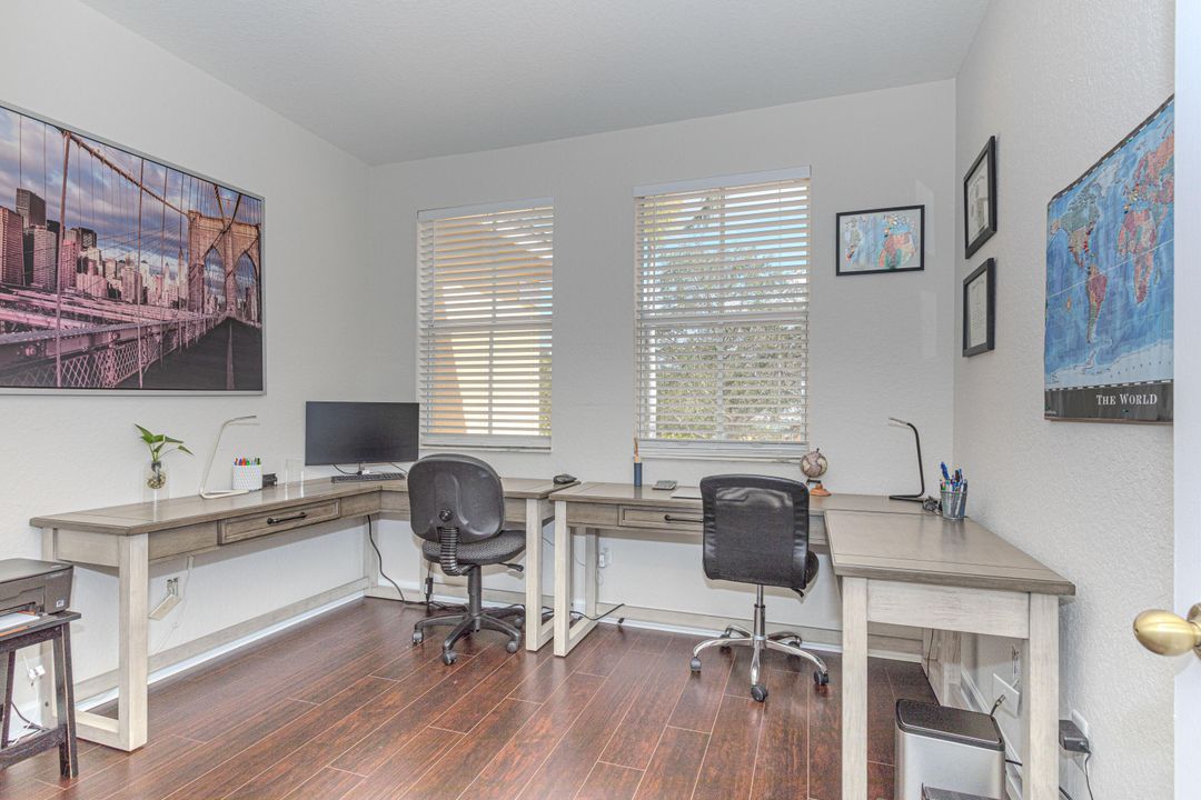 合同活跃: $3,600 (4 贝兹, 2 浴室, 1826 平方英尺)