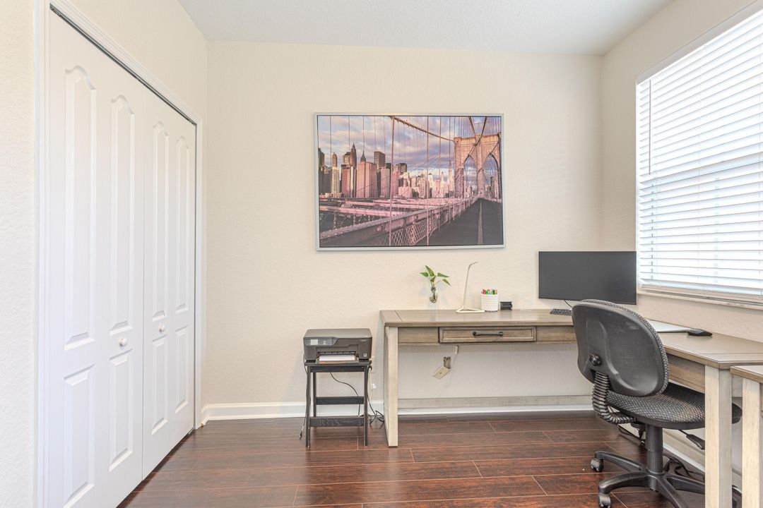 合同活跃: $3,600 (4 贝兹, 2 浴室, 1826 平方英尺)