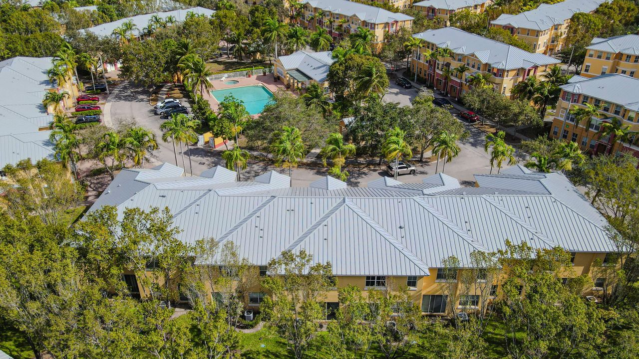 合同活跃: $3,600 (4 贝兹, 2 浴室, 1826 平方英尺)