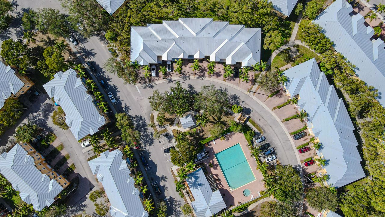 合同活跃: $3,600 (4 贝兹, 2 浴室, 1826 平方英尺)