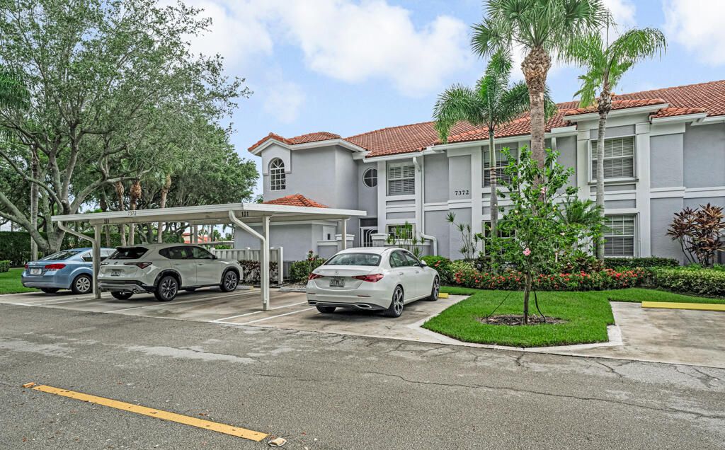 合同活跃: $199,000 (3 贝兹, 2 浴室, 1616 平方英尺)