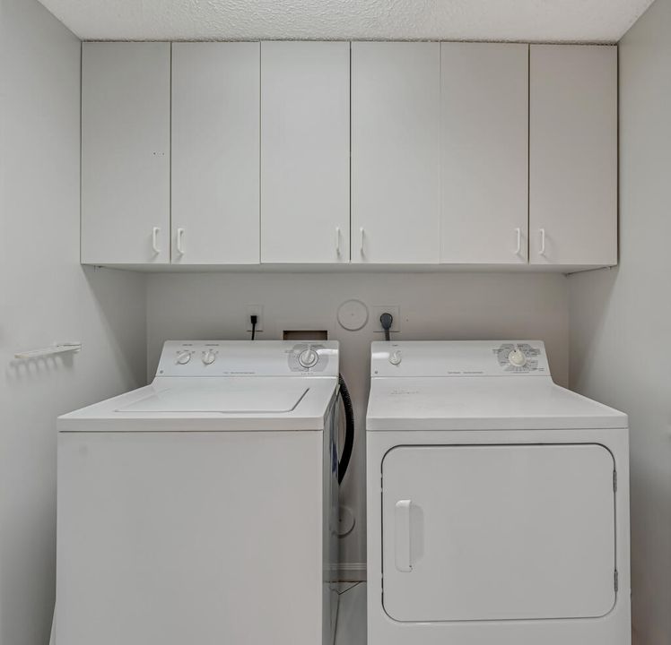 合同活跃: $199,000 (3 贝兹, 2 浴室, 1616 平方英尺)