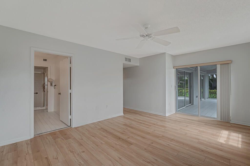 合同活跃: $199,000 (3 贝兹, 2 浴室, 1616 平方英尺)