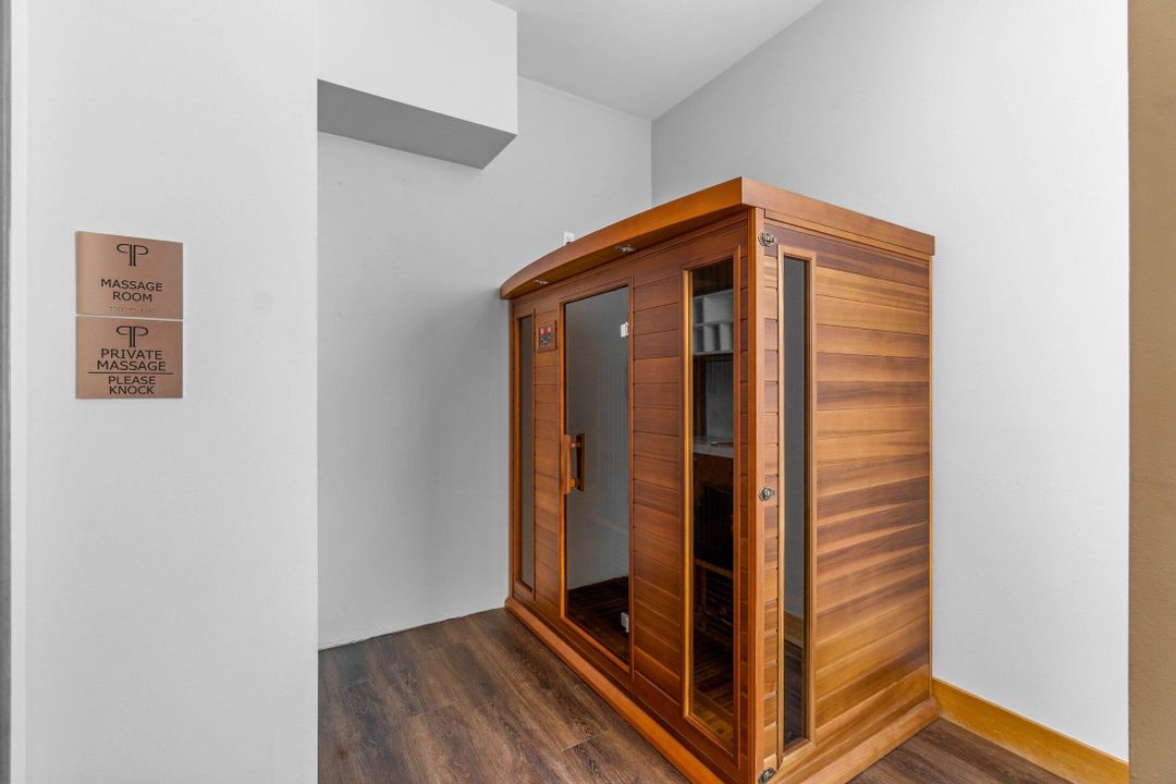 Active With Contract: $6,000 (2 beds, 2 baths, 1310 Square Feet)