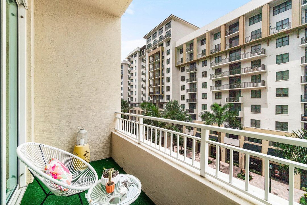 Active With Contract: $6,000 (2 beds, 2 baths, 1310 Square Feet)