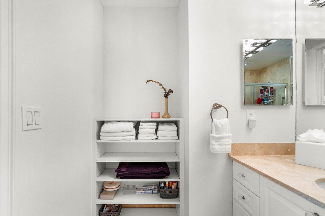 Active With Contract: $6,000 (2 beds, 2 baths, 1310 Square Feet)