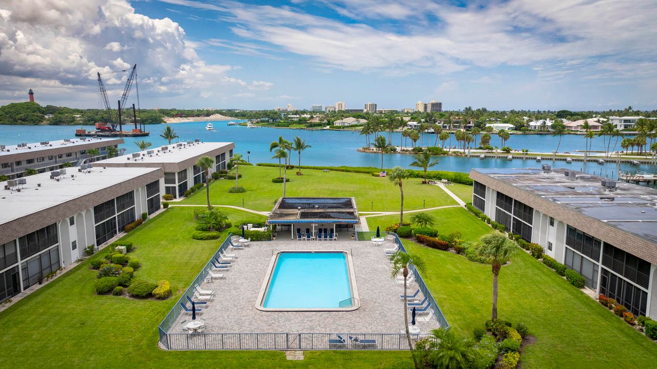 En Venta: $420,000 (2 camas, 2 baños, 1063 Pies cuadrados)