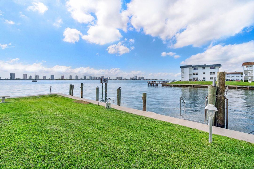 En Venta: $335,000 (1 camas, 1 baños, 720 Pies cuadrados)