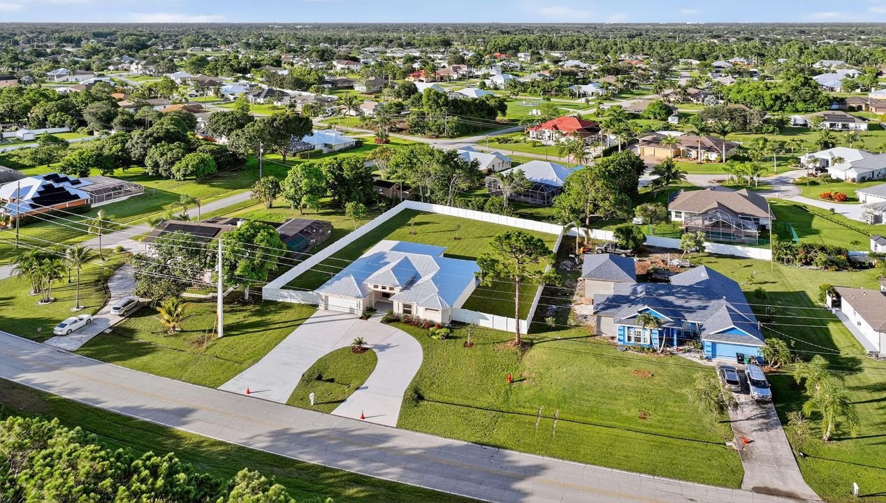 For Sale: $699,999 (5 beds, 3 baths, 2851 Square Feet)