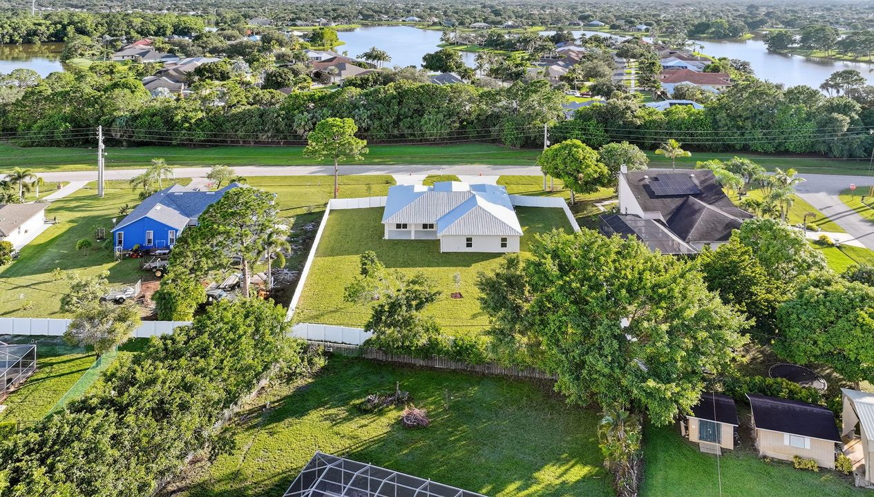 For Sale: $699,999 (5 beds, 3 baths, 2851 Square Feet)