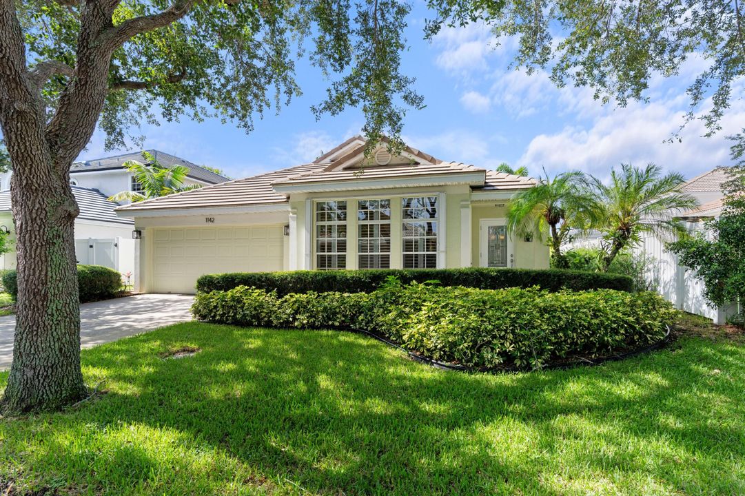 Recently Sold: $949,000 (4 beds, 2 baths, 1940 Square Feet)