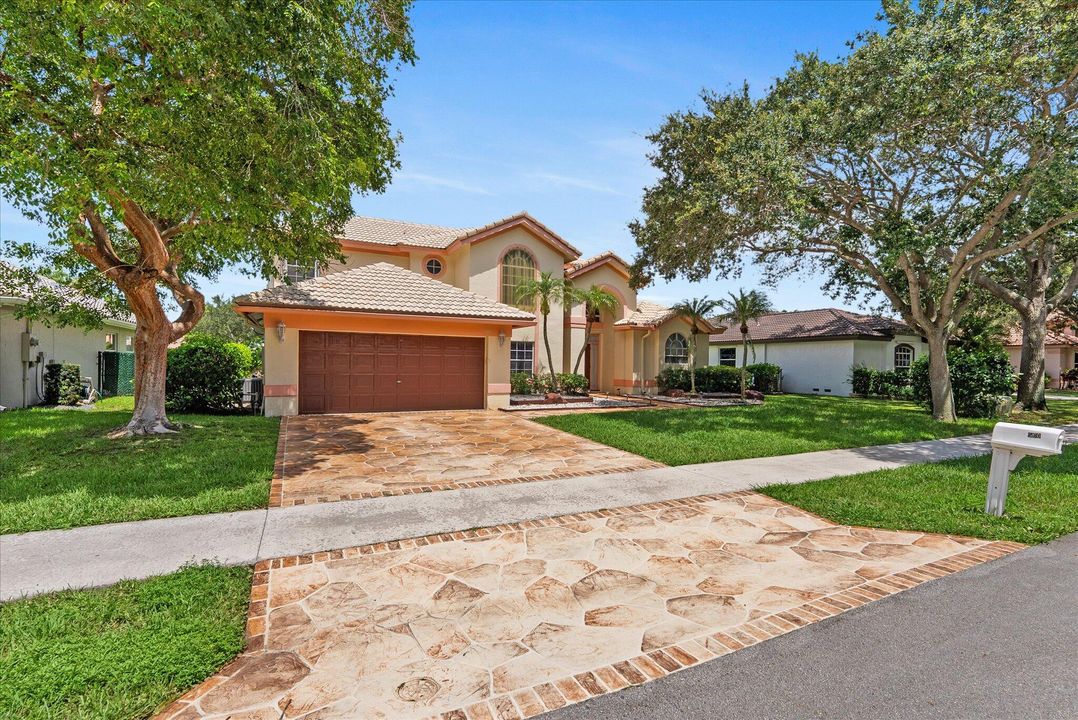 Active With Contract: $775,000 (4 beds, 3 baths, 2241 Square Feet)