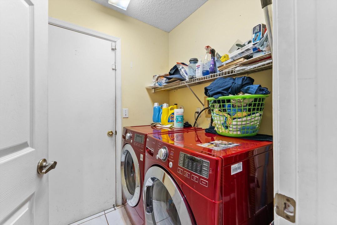 Active With Contract: $775,000 (4 beds, 3 baths, 2241 Square Feet)