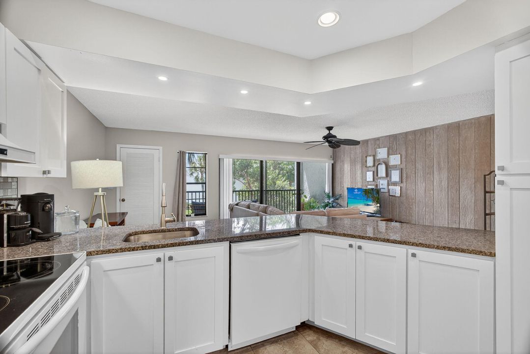 待售: $319,000 (1 贝兹, 1 浴室, 704 平方英尺)