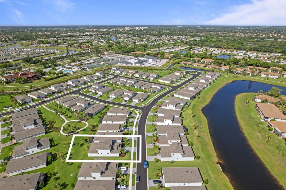 出租: $5,000 (4 贝兹, 3 浴室, 2500 平方英尺)