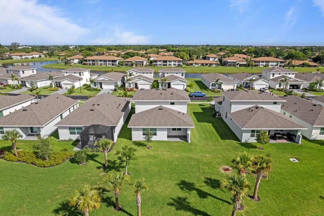 В аренду: $5,000 (4 спален, 3 ванн, 2500 Квадратных фут)