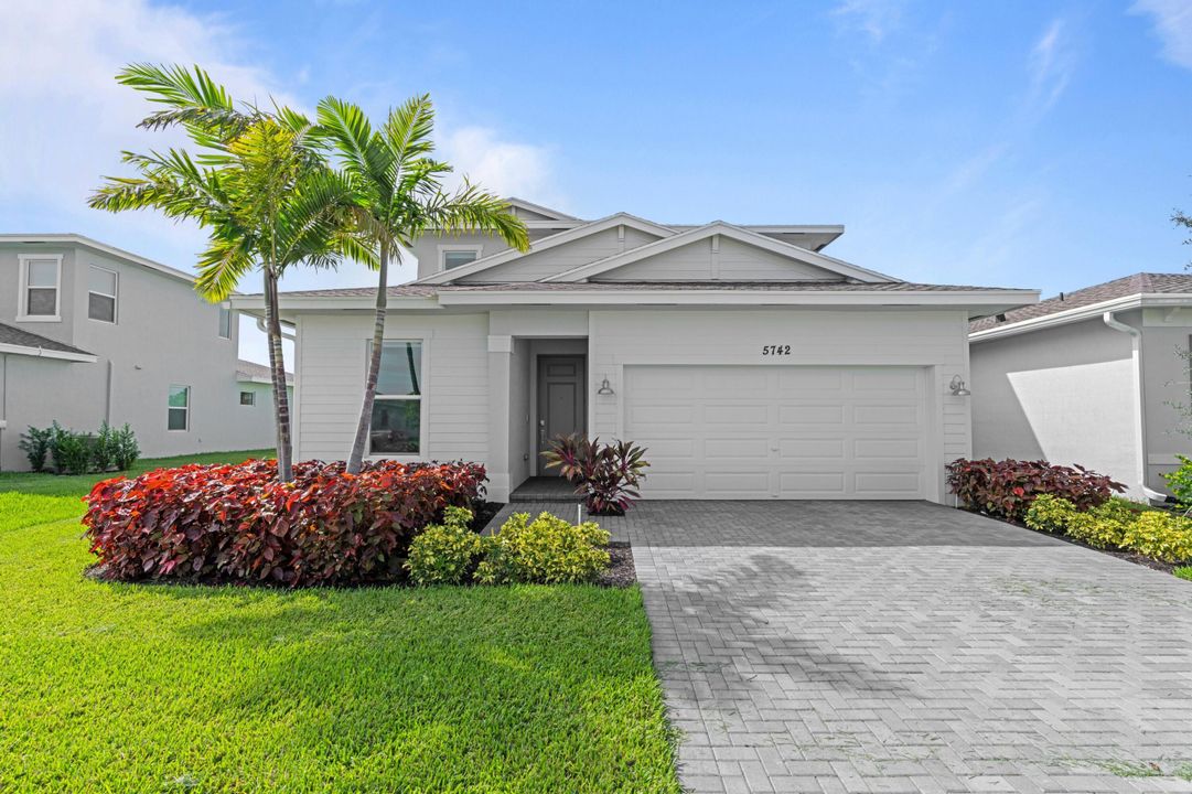 В аренду: $5,000 (4 спален, 3 ванн, 2500 Квадратных фут)