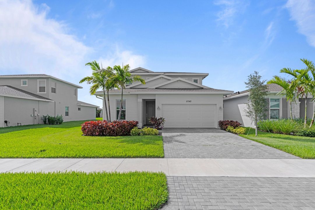 В аренду: $5,000 (4 спален, 3 ванн, 2500 Квадратных фут)