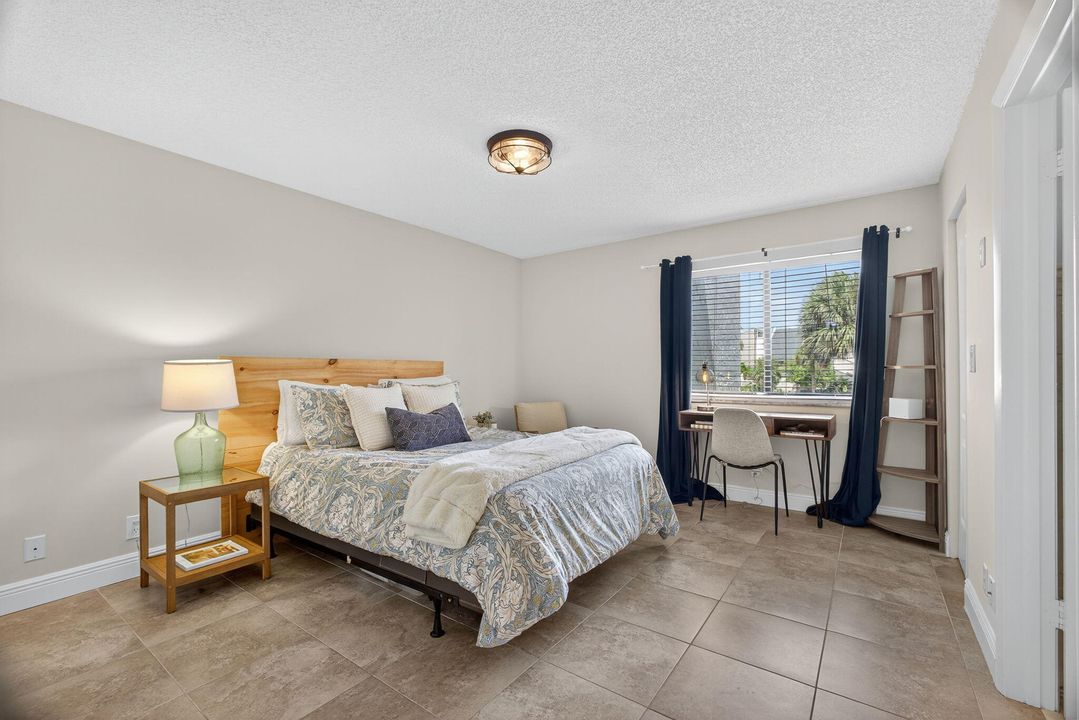 待售: $319,000 (1 贝兹, 1 浴室, 704 平方英尺)