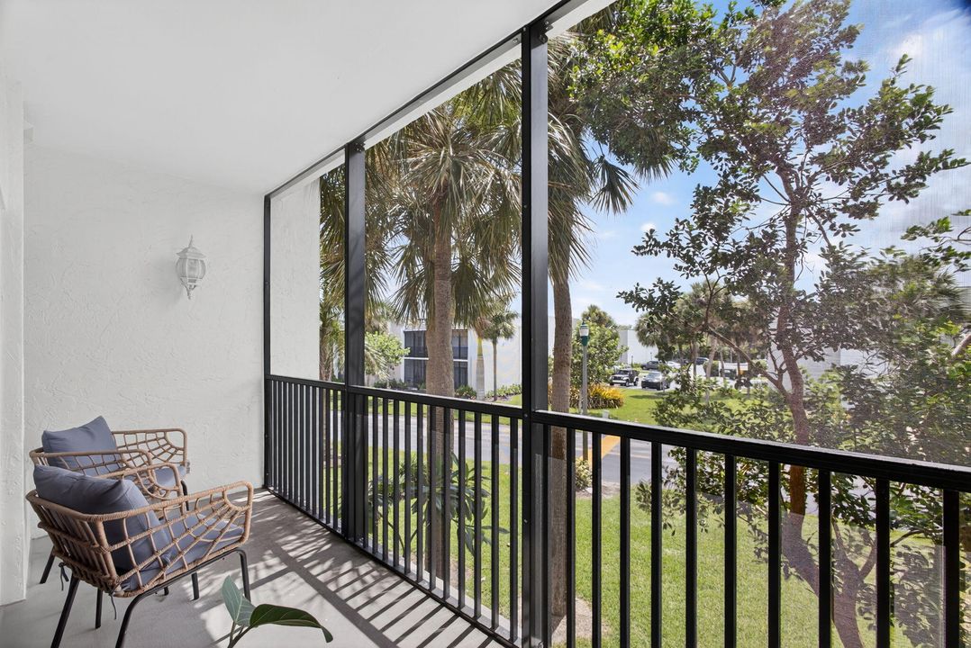 待售: $319,000 (1 贝兹, 1 浴室, 704 平方英尺)