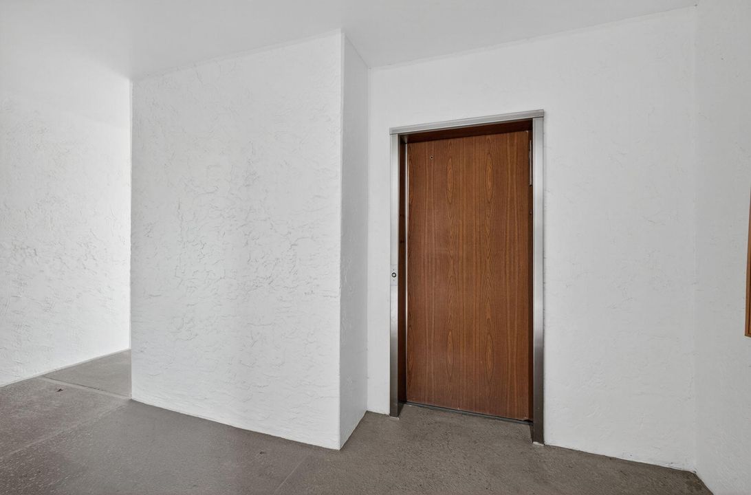 待售: $319,000 (1 贝兹, 1 浴室, 704 平方英尺)