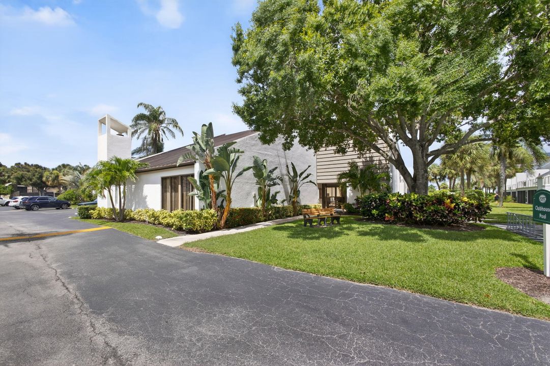 待售: $319,000 (1 贝兹, 1 浴室, 704 平方英尺)