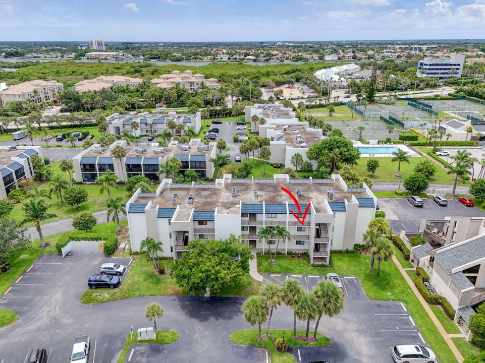 待售: $319,000 (1 贝兹, 1 浴室, 704 平方英尺)