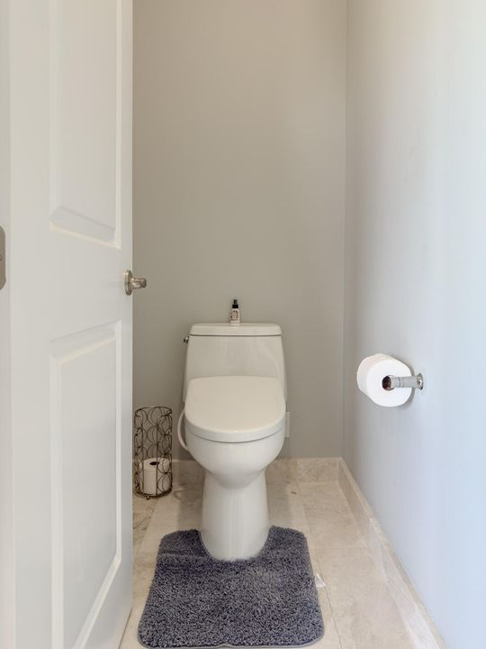 For Sale: $4,399,000 (6 beds, 5 baths, 5226 Square Feet)