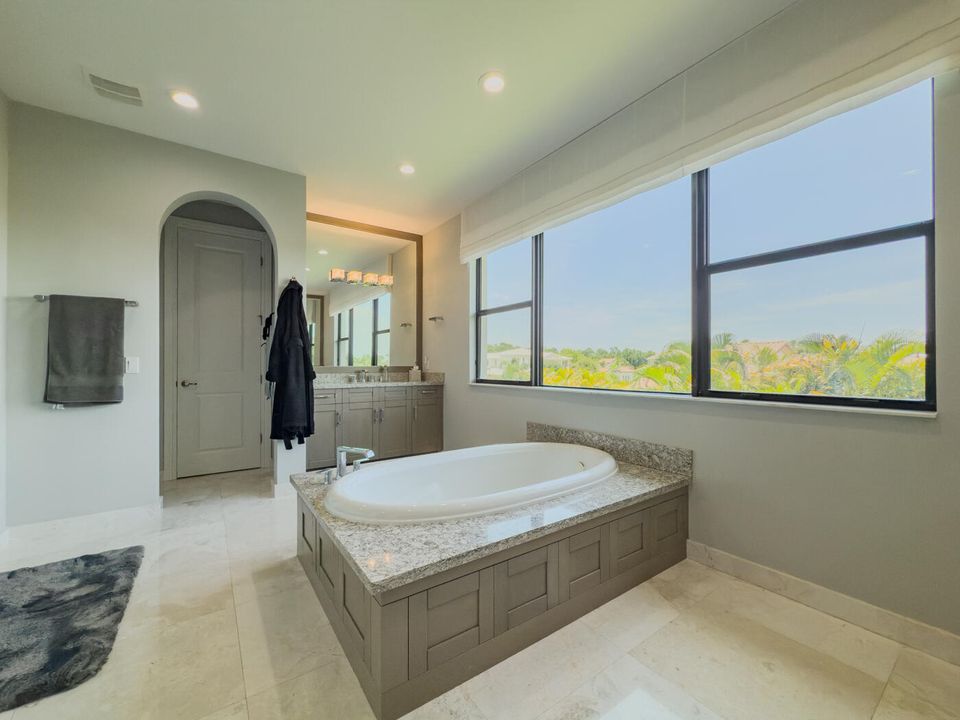 For Sale: $4,399,000 (6 beds, 5 baths, 5226 Square Feet)