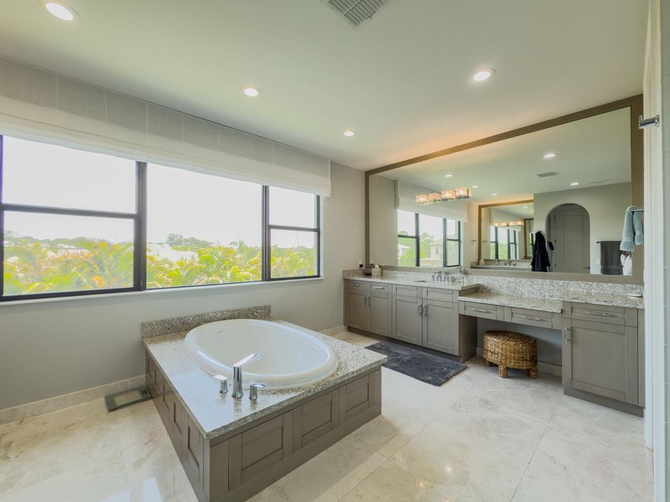 For Sale: $4,399,000 (6 beds, 5 baths, 5226 Square Feet)