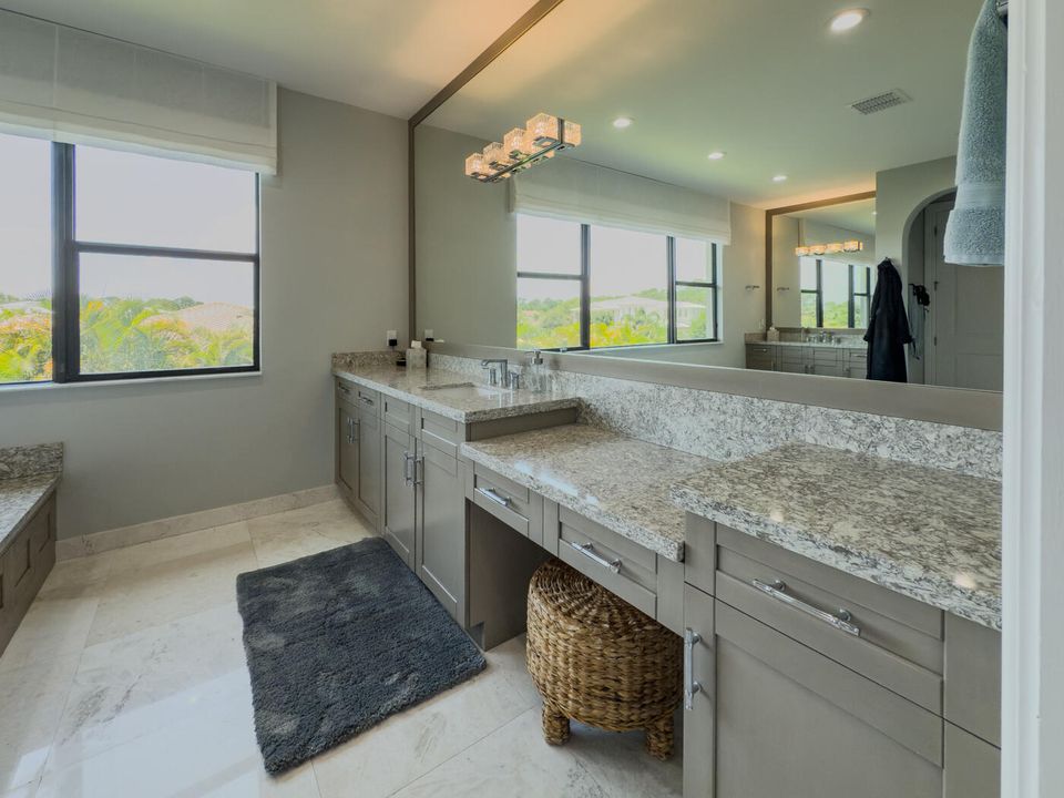 For Sale: $4,399,000 (6 beds, 5 baths, 5226 Square Feet)