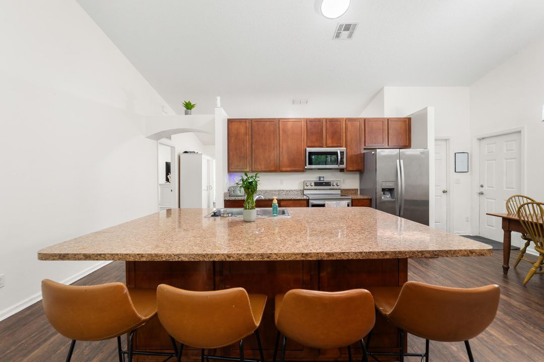 For Sale: $520,000 (3 beds, 2 baths, 2180 Square Feet)