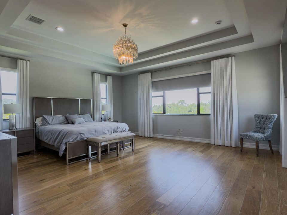 For Sale: $4,399,000 (6 beds, 5 baths, 5226 Square Feet)