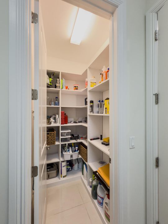 For Sale: $4,399,000 (6 beds, 5 baths, 5226 Square Feet)