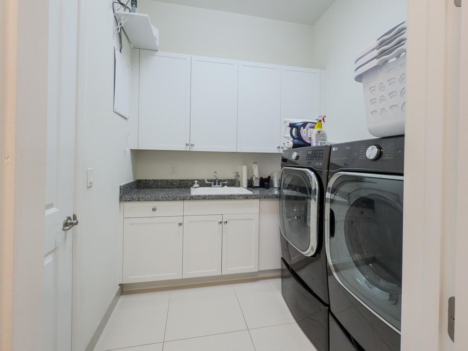 For Sale: $4,399,000 (6 beds, 5 baths, 5226 Square Feet)