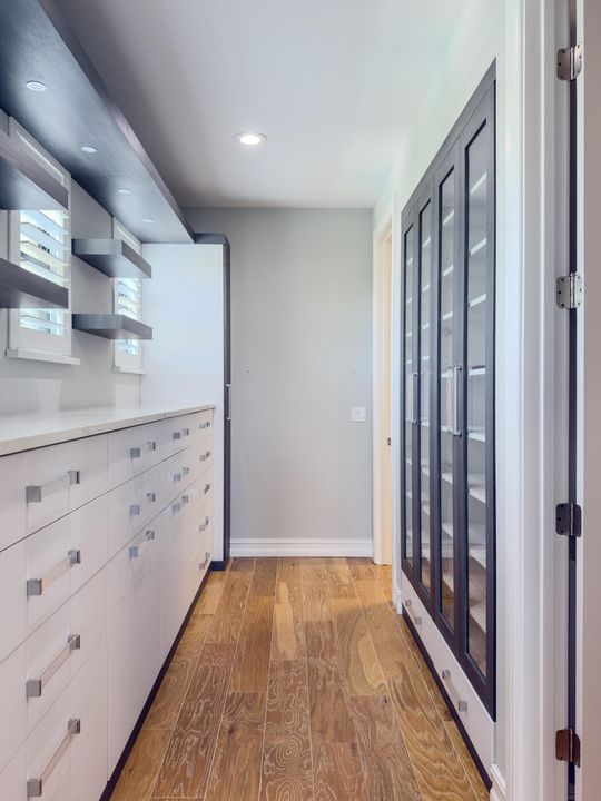 For Sale: $4,399,000 (6 beds, 5 baths, 5226 Square Feet)